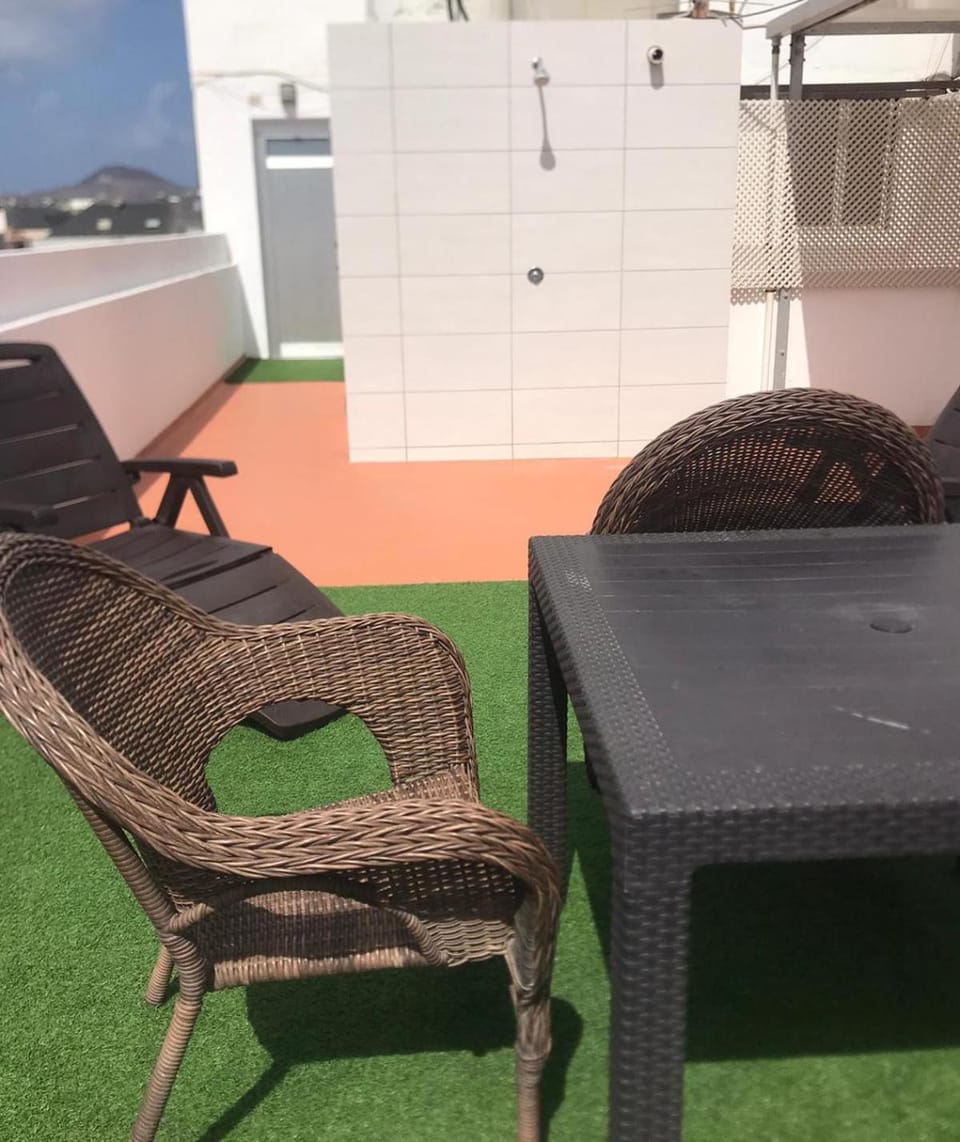 Shower, Property building, Balcony/Terrace, City view, Sea view