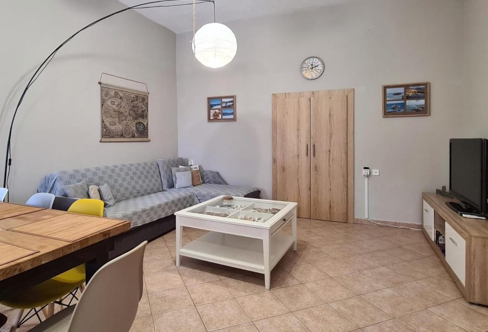 TV and multimedia, Photo of the whole room, Seating area