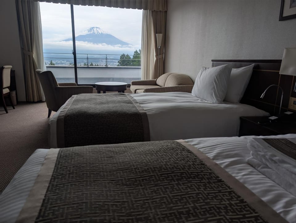 Bed, Photo of the whole room, Bedroom, Mountain view