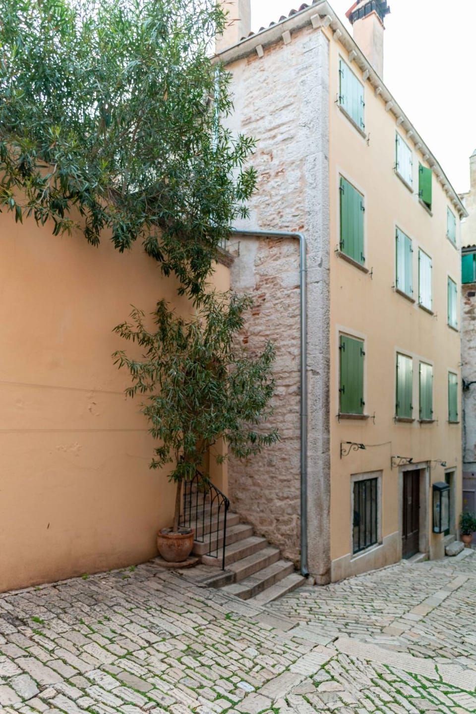 Property building, Day