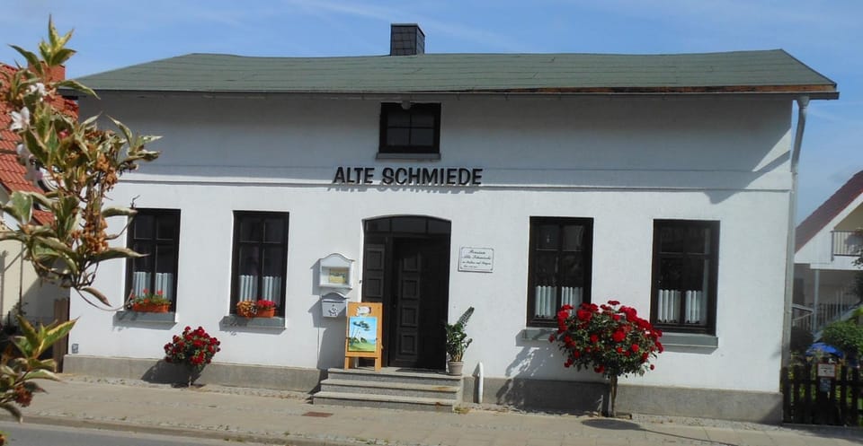 Property building, Facade/entrance