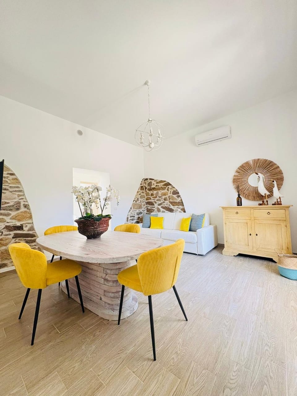 Living room, Dining area, air conditioner