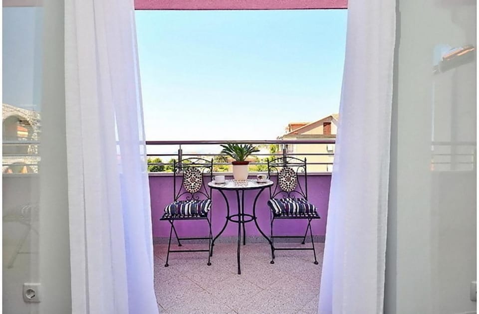 Day, Balcony/Terrace, Seating area