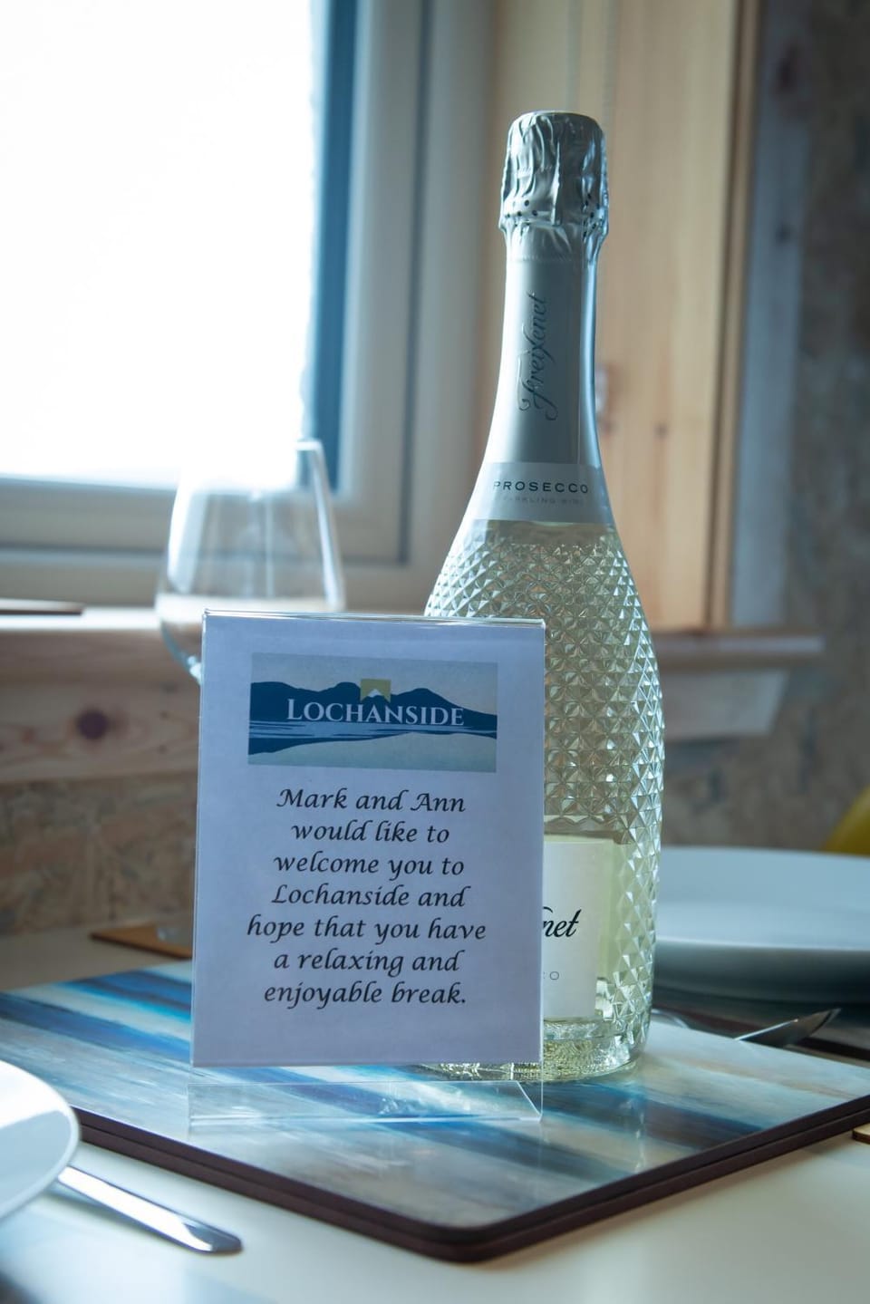 Lochanside Apartment in Scotland