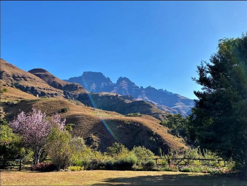 Nearby landmark, Natural landscape, Mountain view