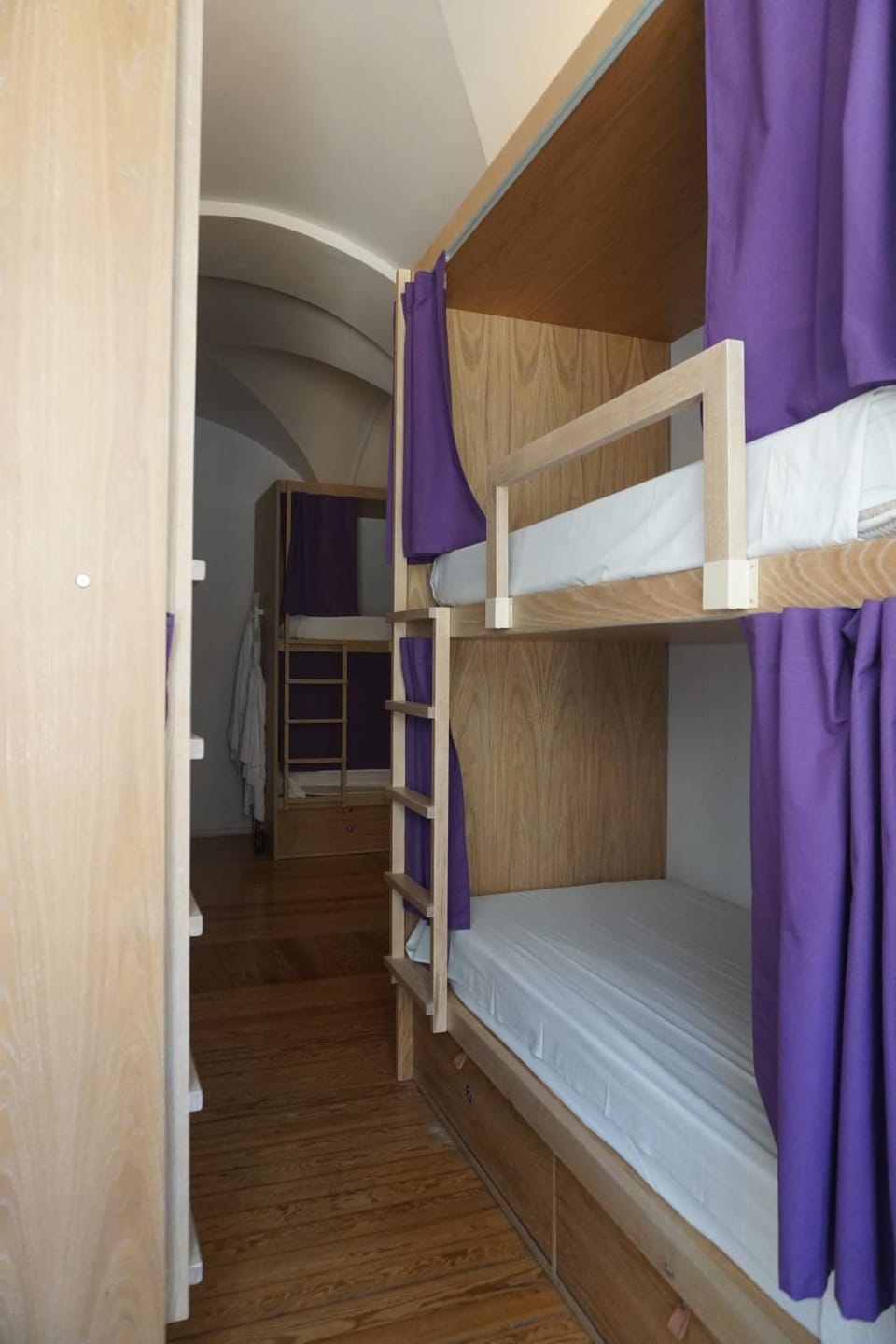 Bedroom, bunk bed