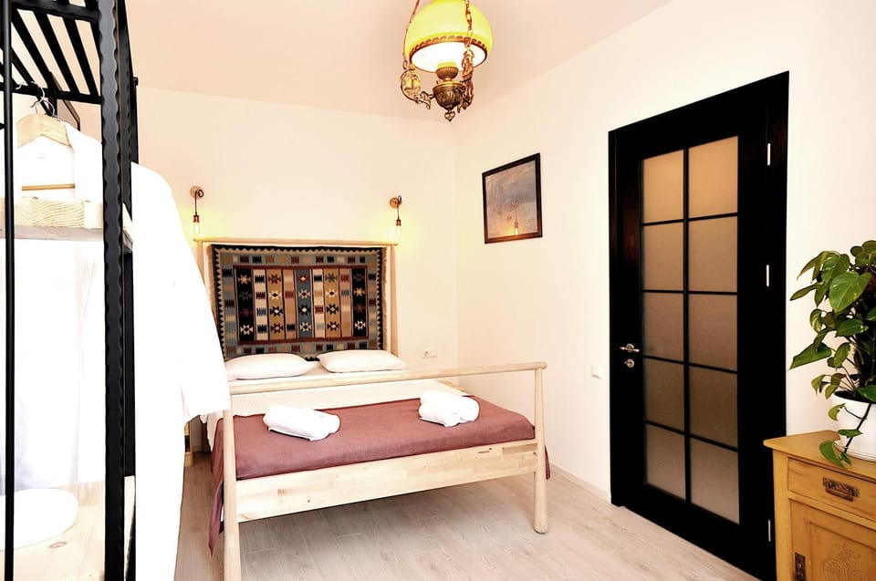 Bed, TV and multimedia, Photo of the whole room, Bedroom, Area and facilities