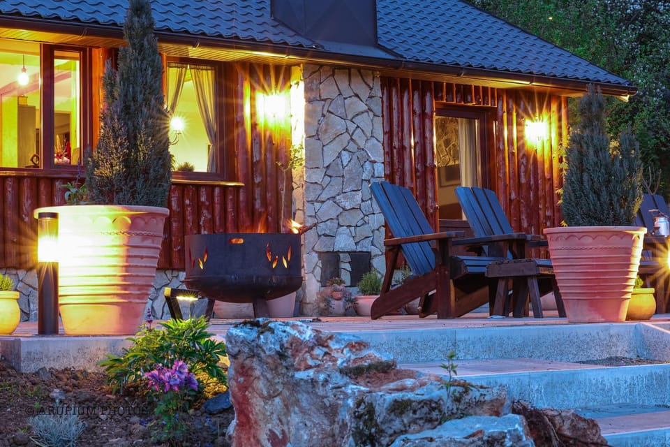 House Arupium - HOT TUB Nature lodge in Lika-Senj County