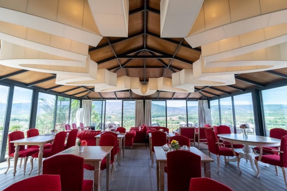 Lounge or bar, Breakfast