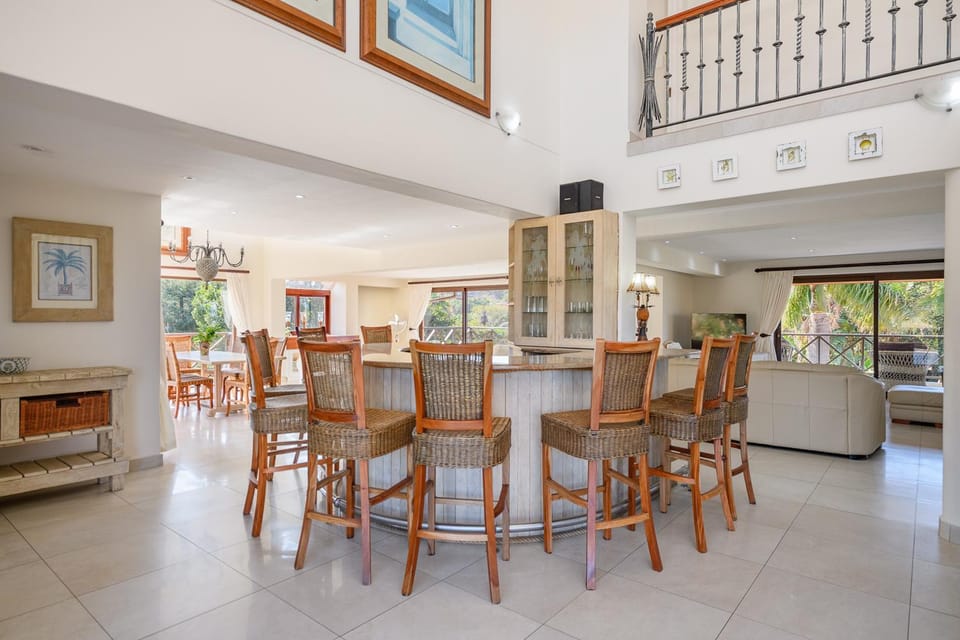 Lounge or bar, Seating area