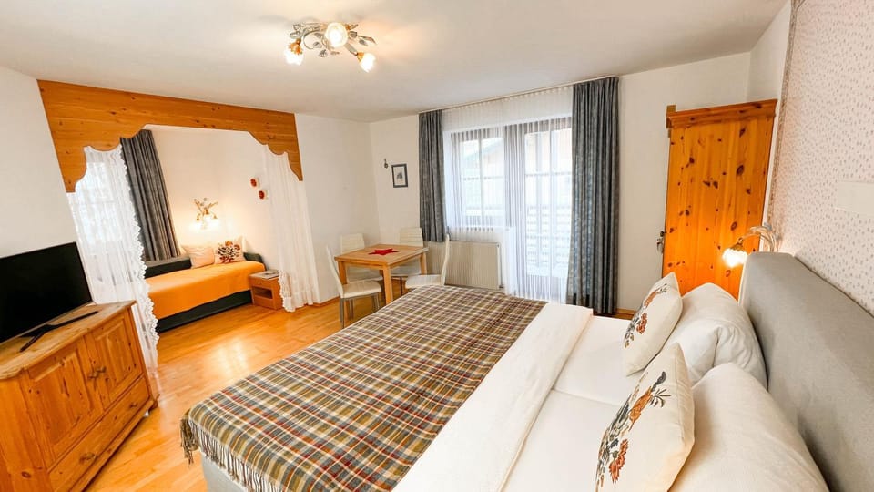 Bed, Living room, Photo of the whole room, Bedroom