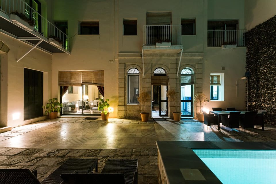 Patio, Swimming pool