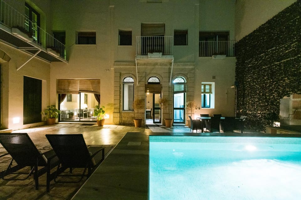 Decorative detail, Swimming pool, Swimming pool