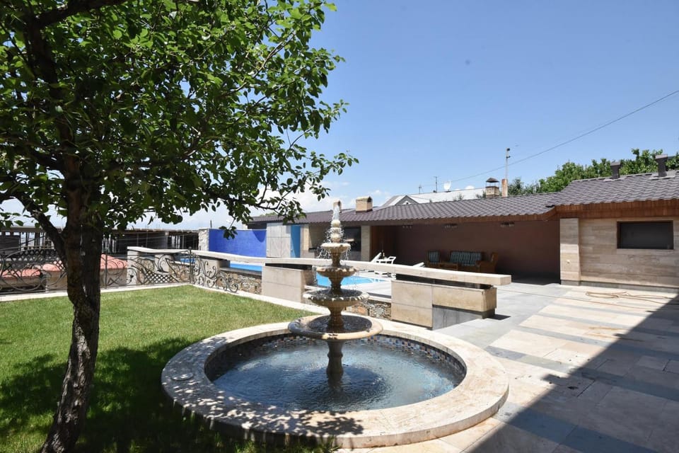 A Royal Luxury Villa In Center With Two Swimming Pools, Sauna and Jacuzzi. Villa in Yerevan