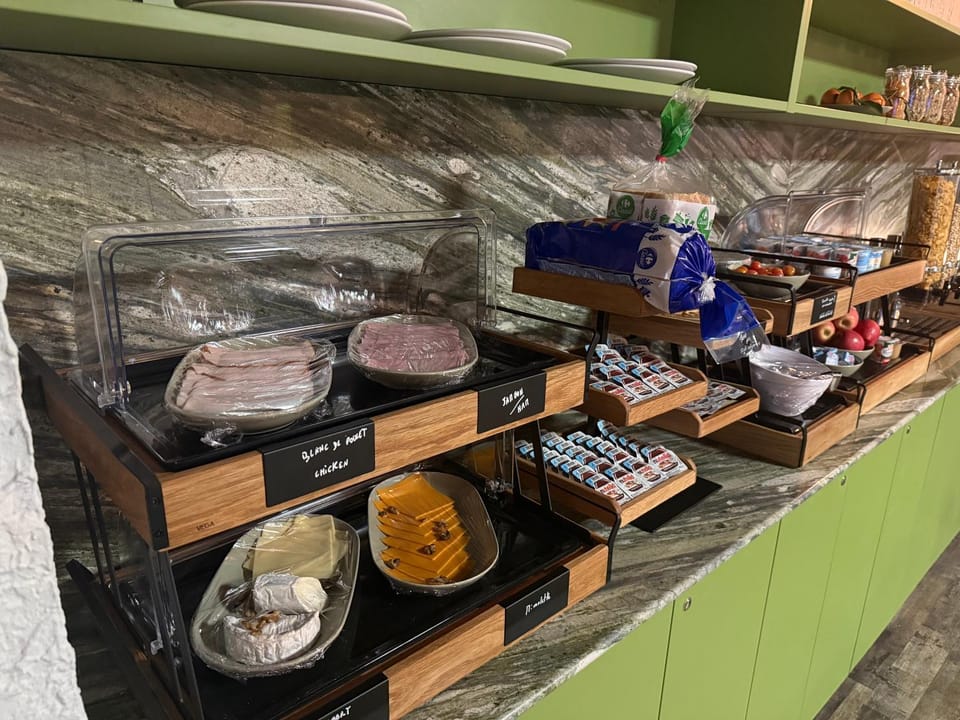 Breakfast, Breakfast, Continental breakfast, Continental breakfast, Buffet breakfast, Buffet breakfast