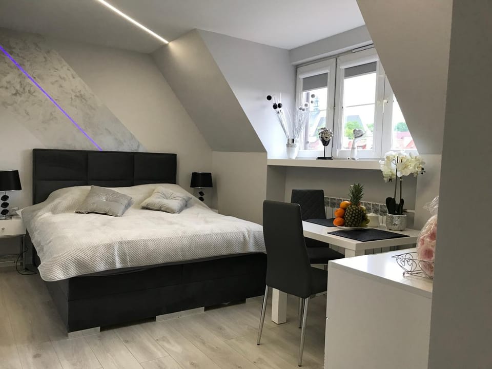 Bed, Photo of the whole room, Bedroom, hair dresser