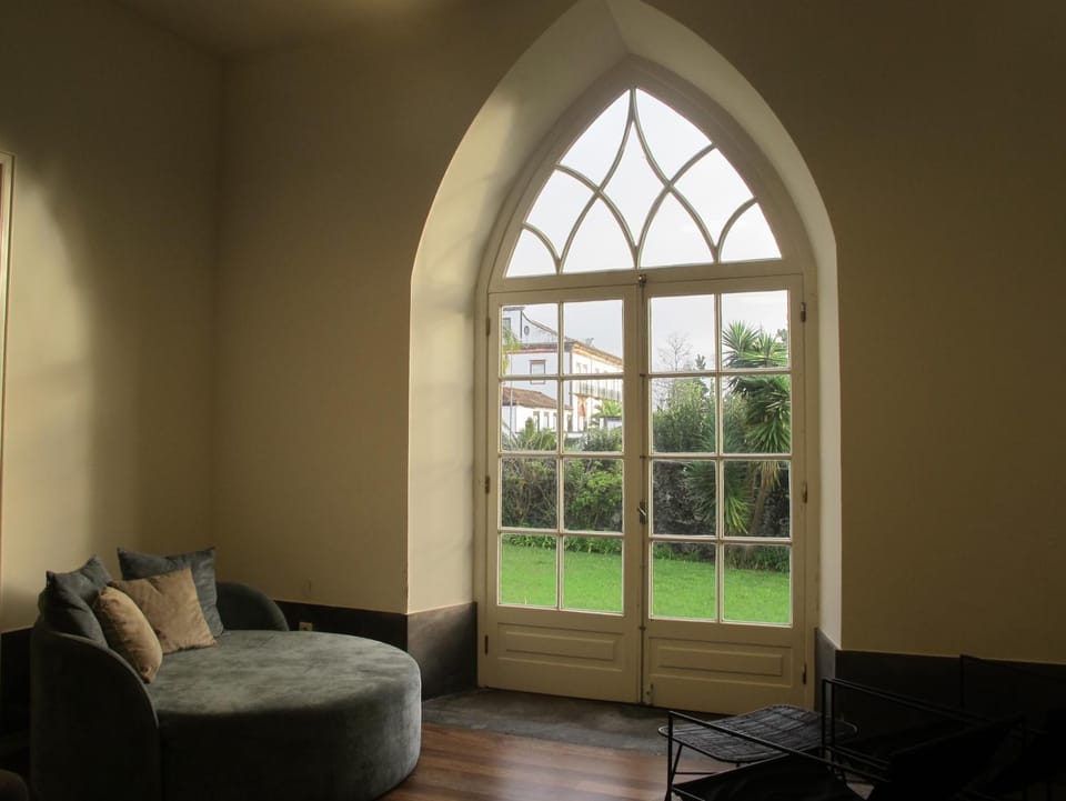 Living room, Garden view