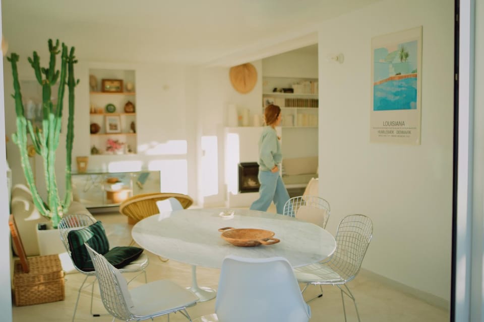 Seating area, Dining area