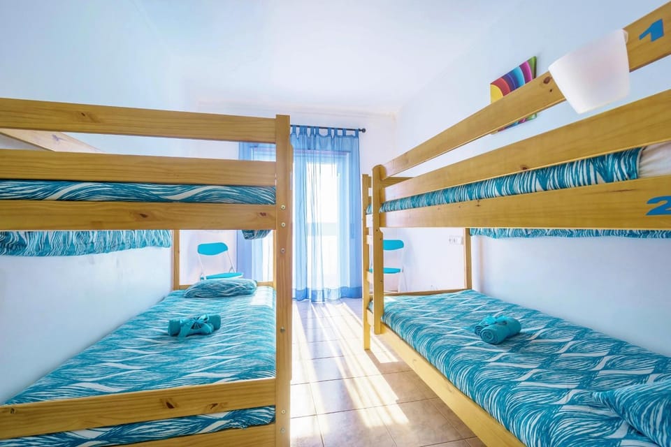 Bedroom, bunk bed