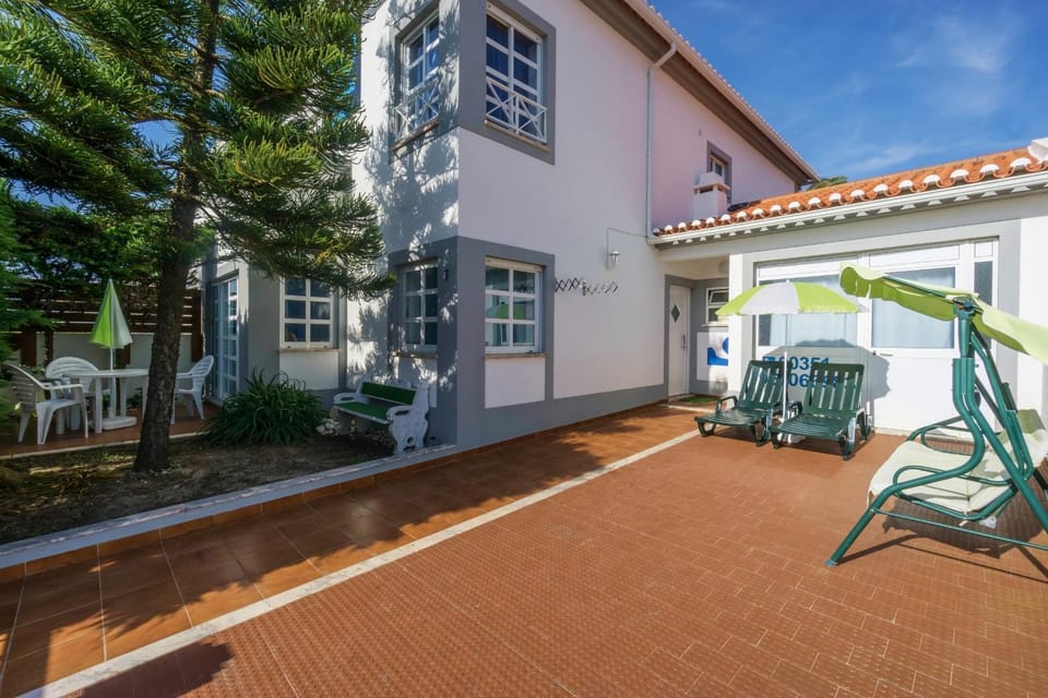 Facade/entrance, Garden