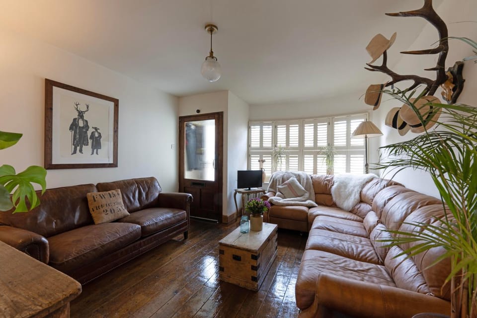 Living room, Seating area, pet friendly