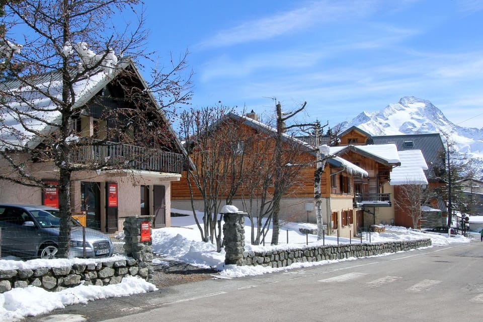 Property building, Street view
