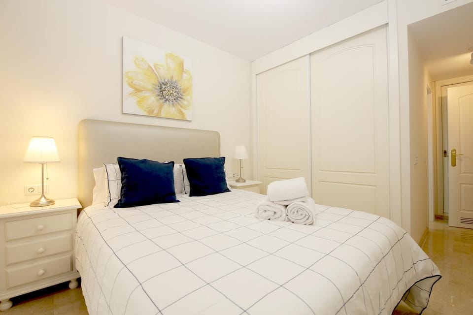 Bed, Photo of the whole room, Bedroom, towels, wardrobe