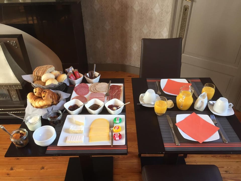 Breakfast, Continental breakfast