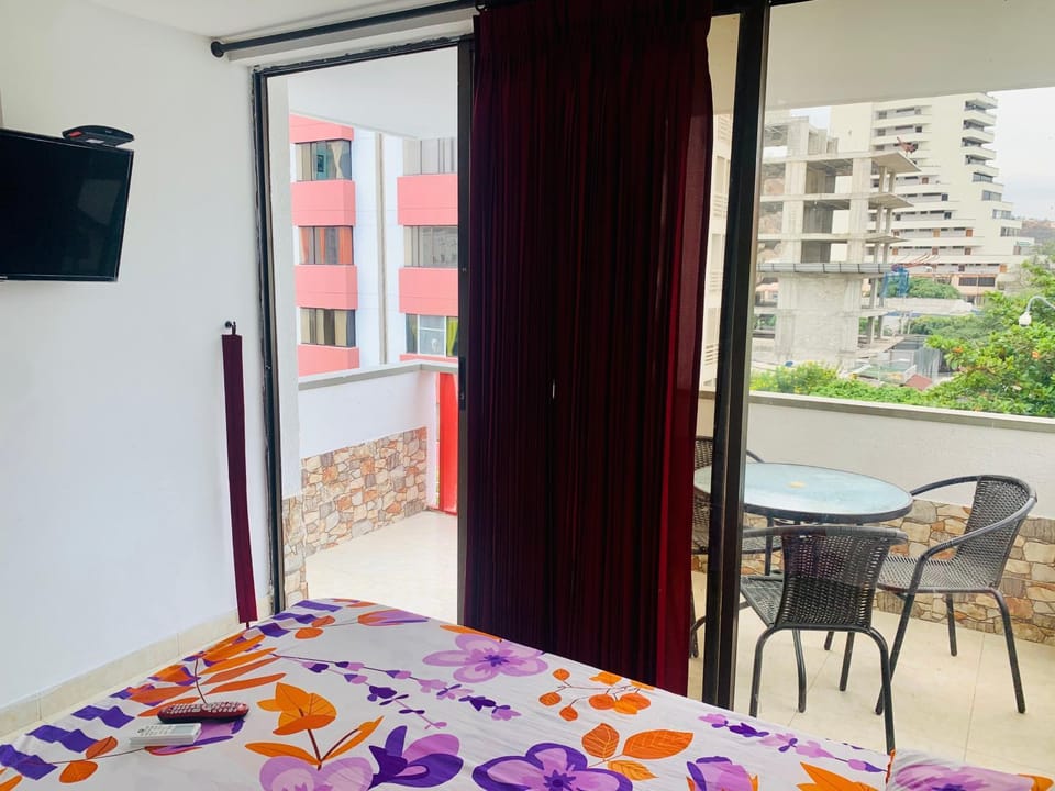 Bed, Day, TV and multimedia, Balcony/Terrace, Photo of the whole room, Bedroom