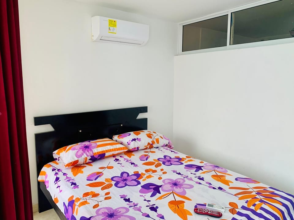 Bed, Photo of the whole room, Bedroom, air conditioner
