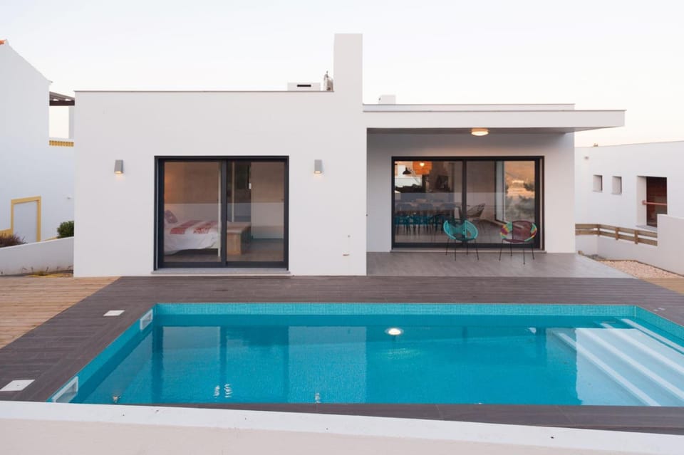 Property building, Swimming pool, Swimming pool