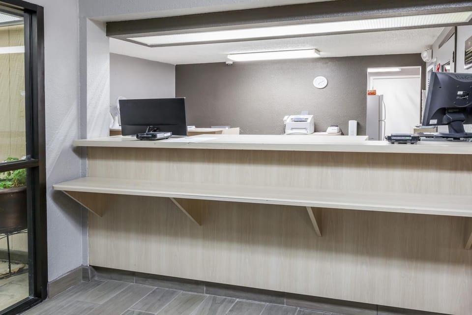 Lobby or reception, On site