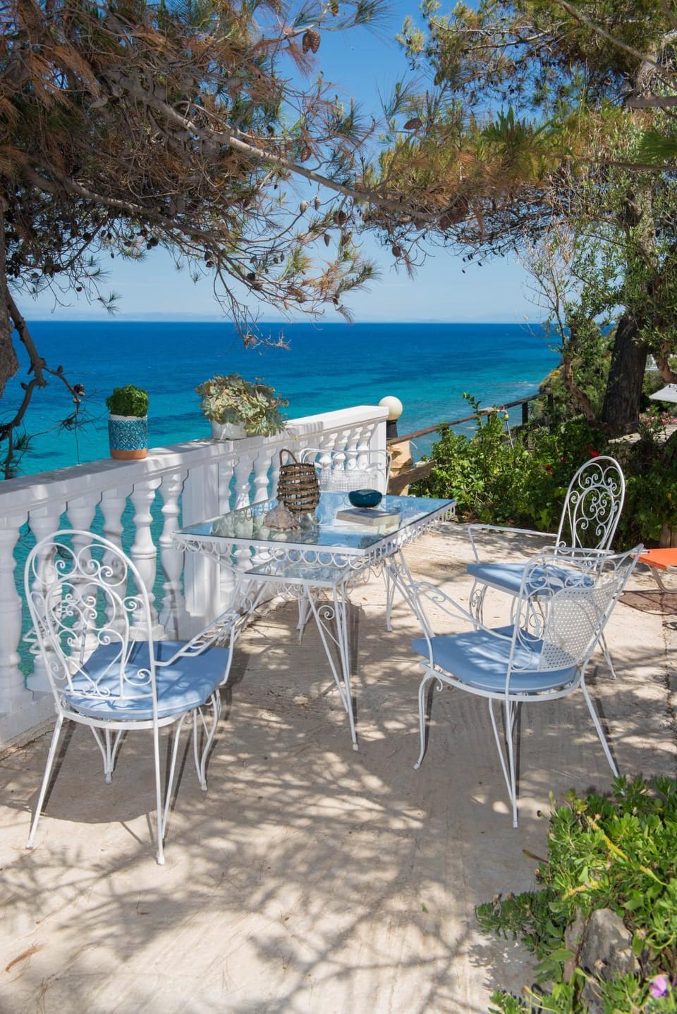 Patio, Day, Natural landscape, Garden, View (from property/room), Balcony/Terrace, Seating area, Dining area, Sea view