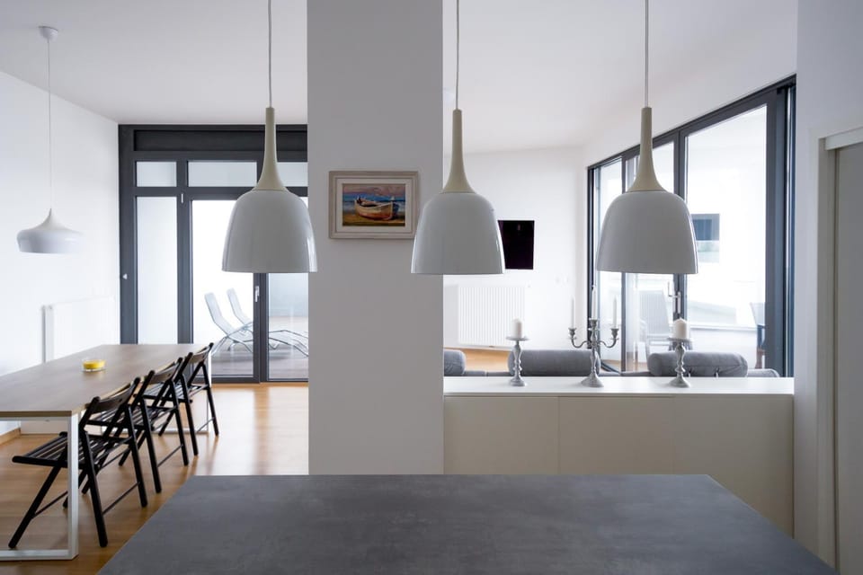 TV and multimedia, Living room, Seating area, Dining area