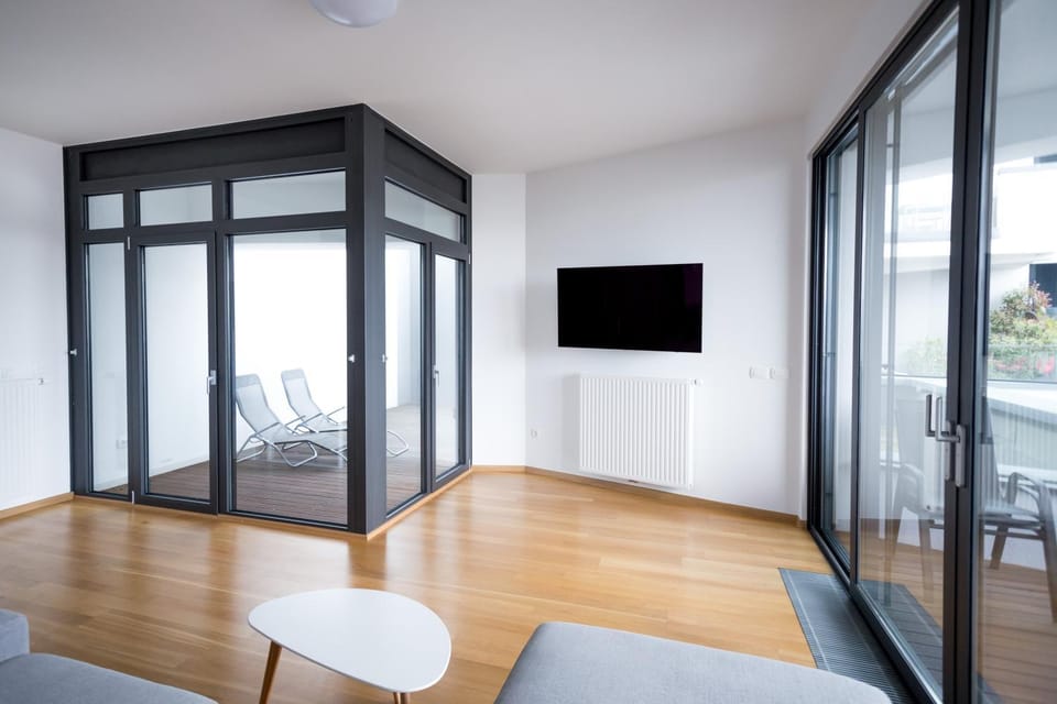 TV and multimedia, Living room, Evening entertainment