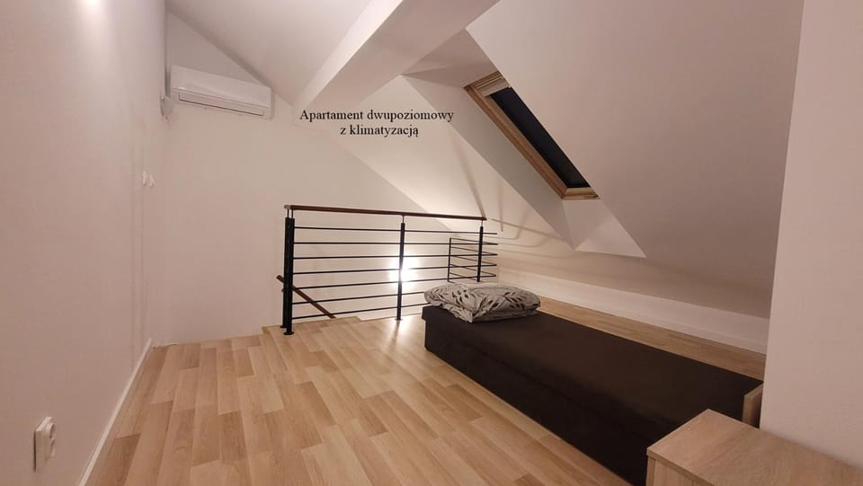 Bedroom, air conditioner