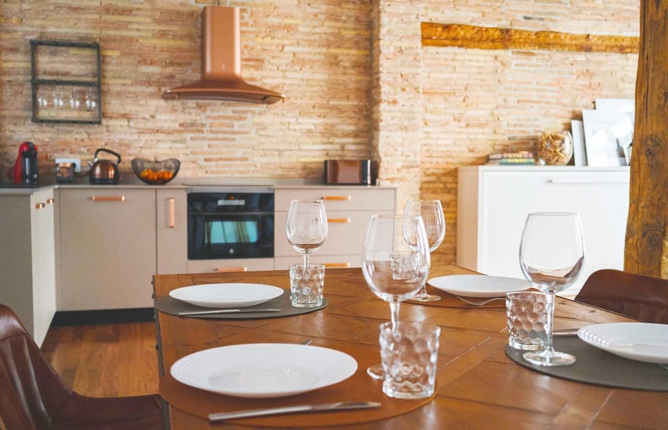 Dining area, kitchen