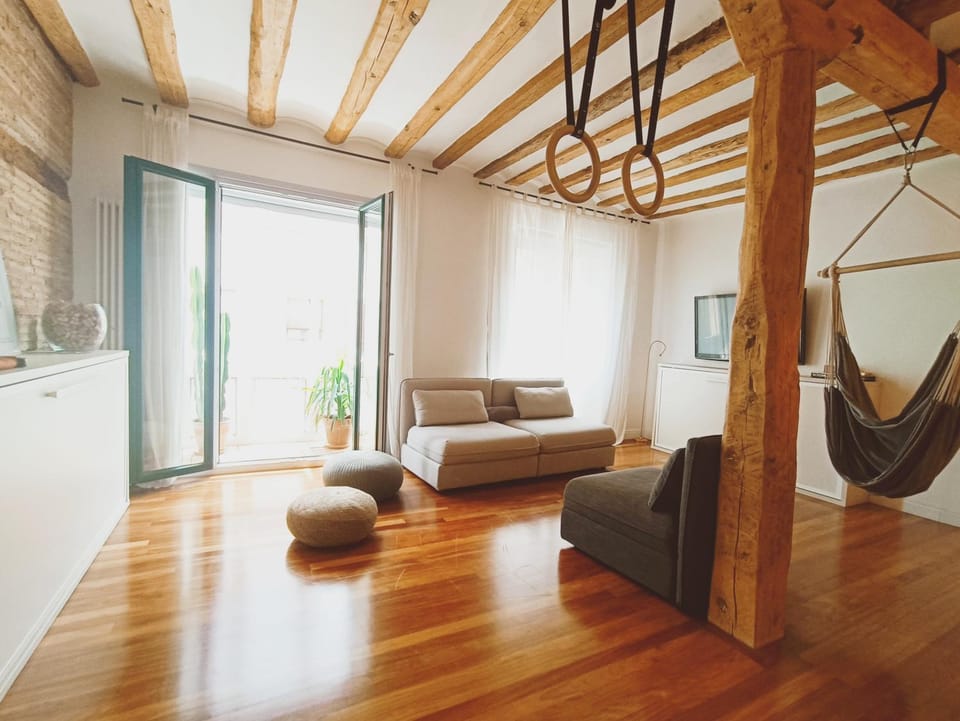 Living room, Photo of the whole room, Seating area