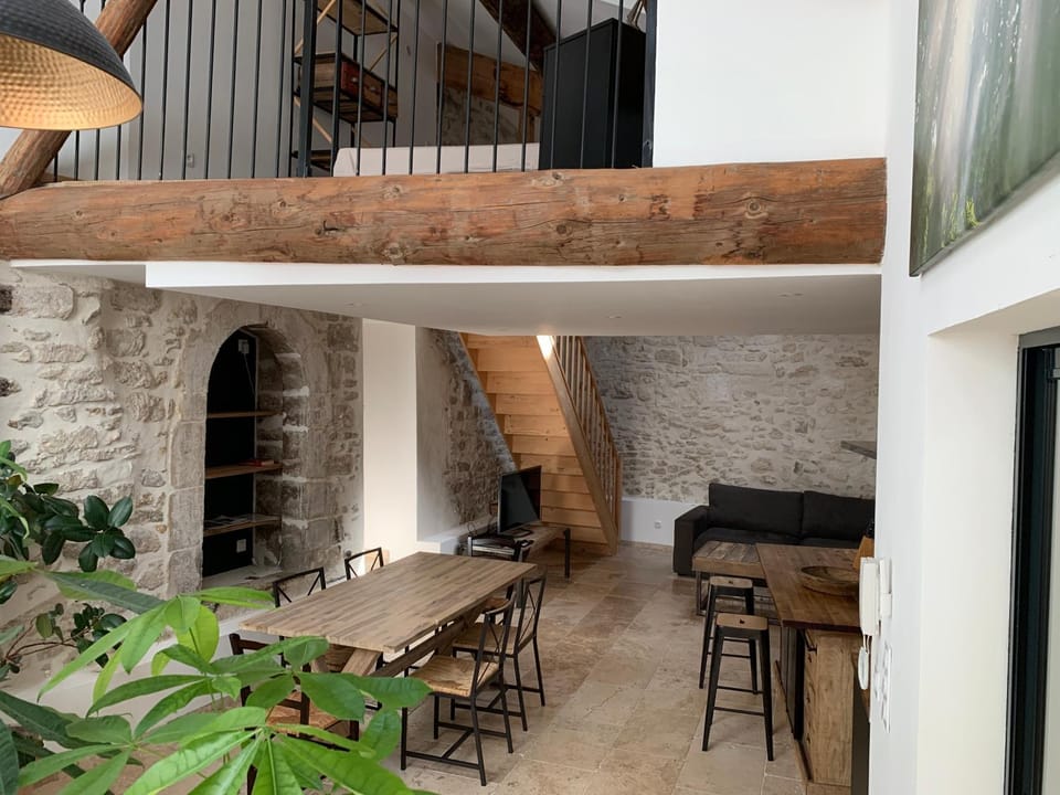 Grand appartement Apartment in Provence-Alpes-Côte d'Azur