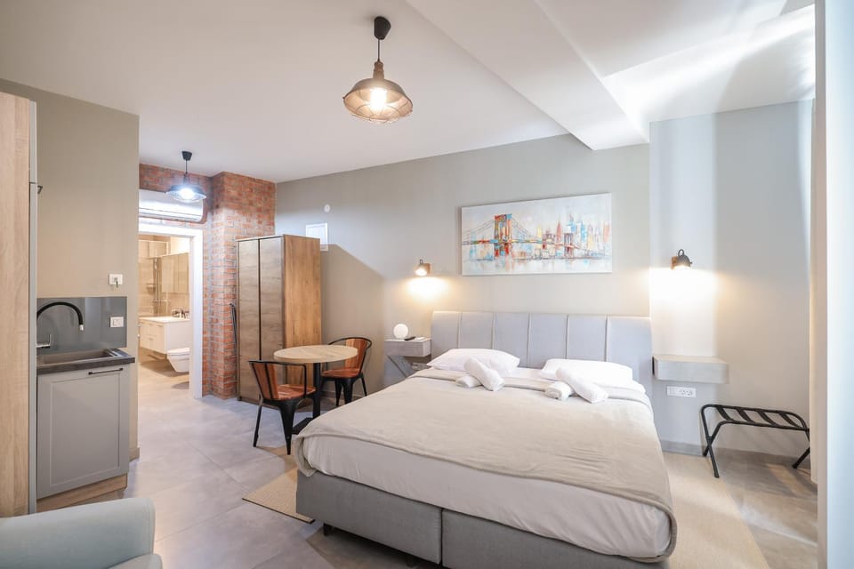 Bed, Kitchen or kitchenette, Bedroom, wardrobe