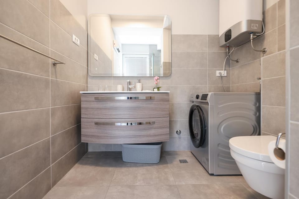 Shower, Bathroom, washing machine