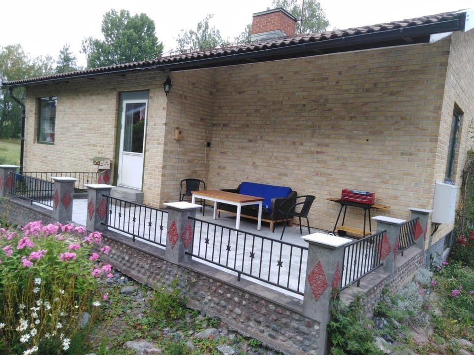 Property building, Breakfast