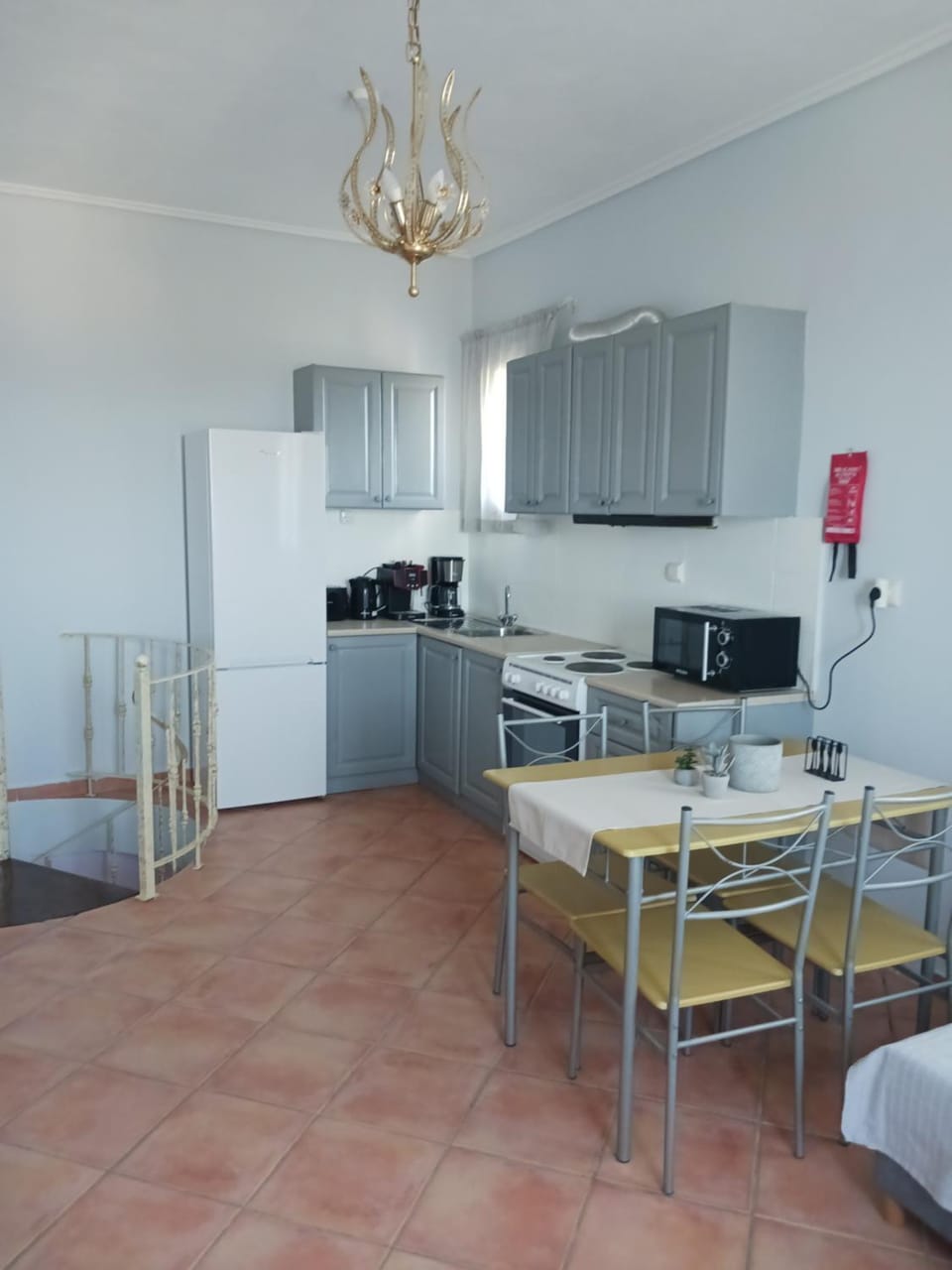 Kitchen or kitchenette, Dining area, oven, stove