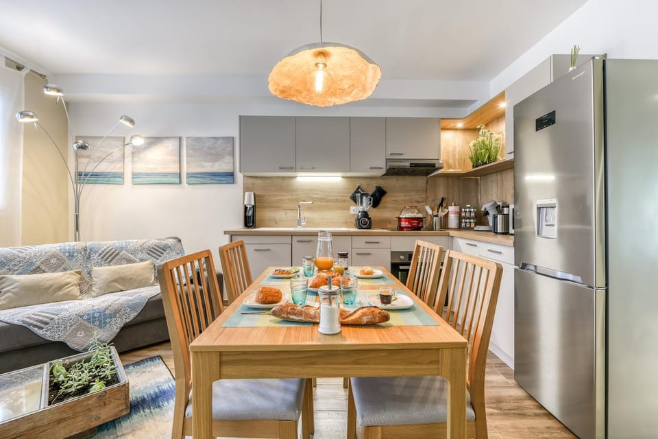 Coffee/tea facilities, Kitchen or kitchenette, Dining area, Communal kitchen, oven, pet friendly, stove, toaster