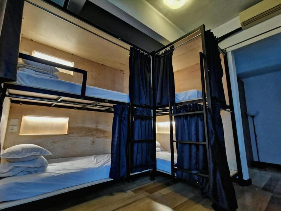 group of guests, bunk bed, Family, air conditioner