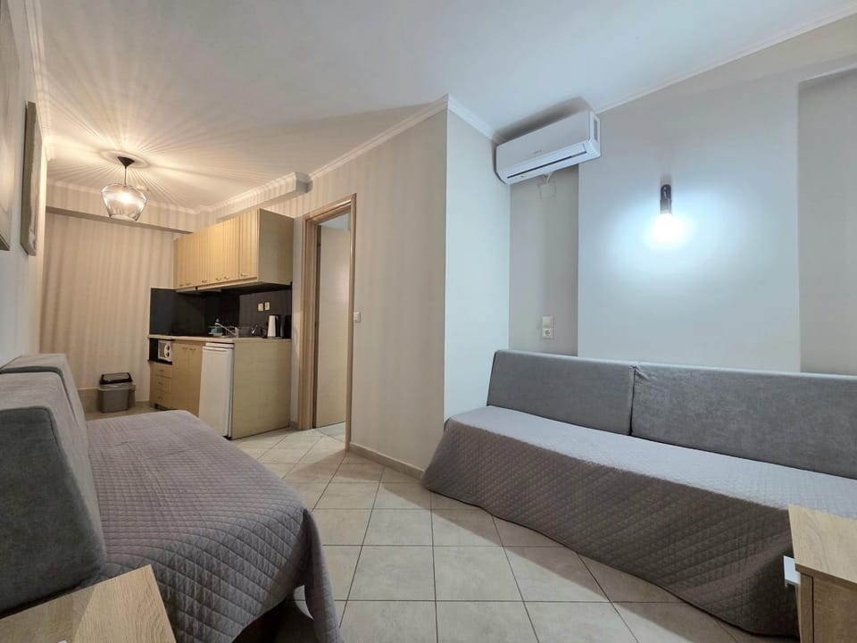 Kitchen or kitchenette, Bedroom