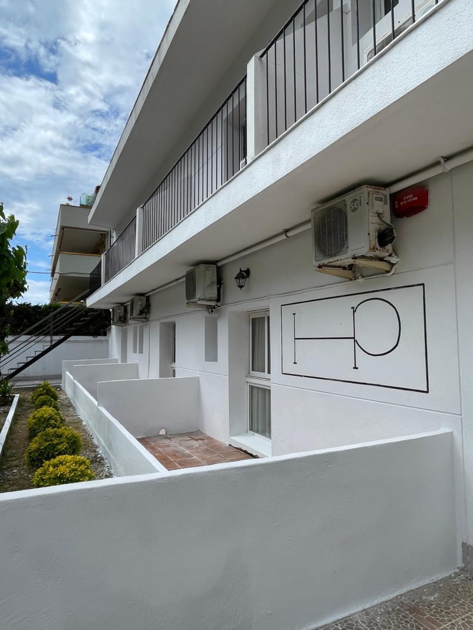 Facade/entrance