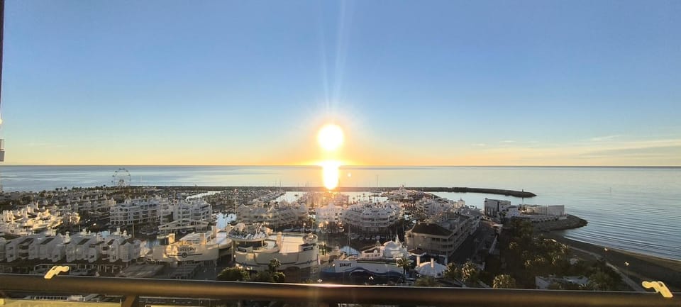 View (from property/room), Sea view, Sunrise