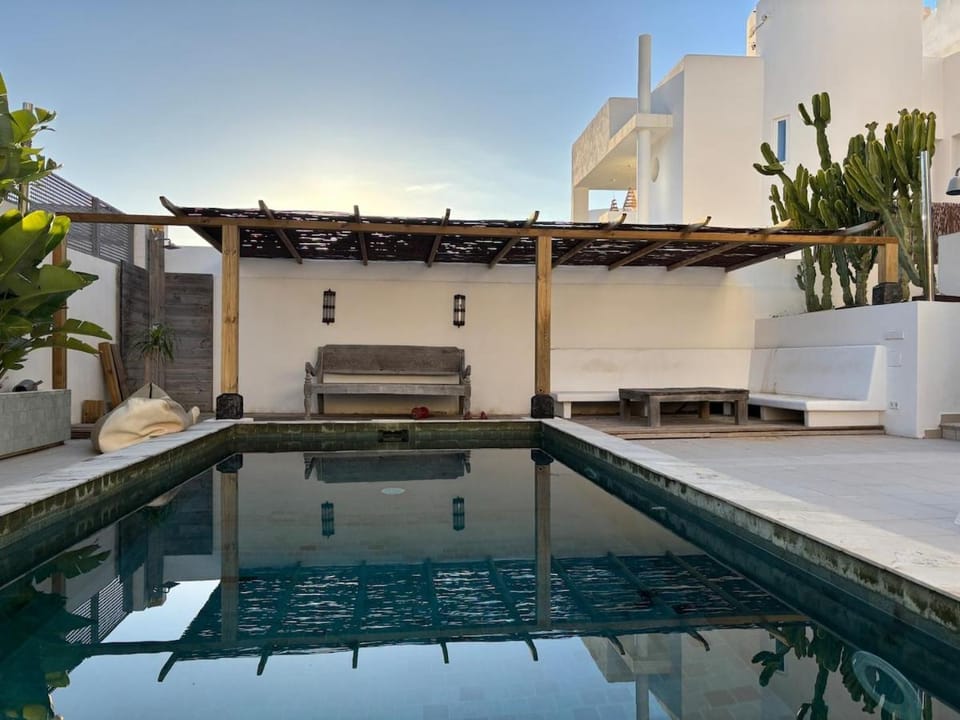 Patio, Pool view, Swimming pool, sunbed