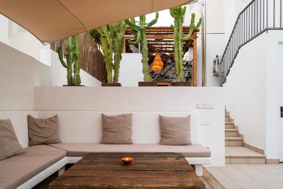 Balcony/Terrace, Seating area, Garden view